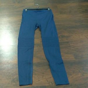 Woman's preformance moto leggings